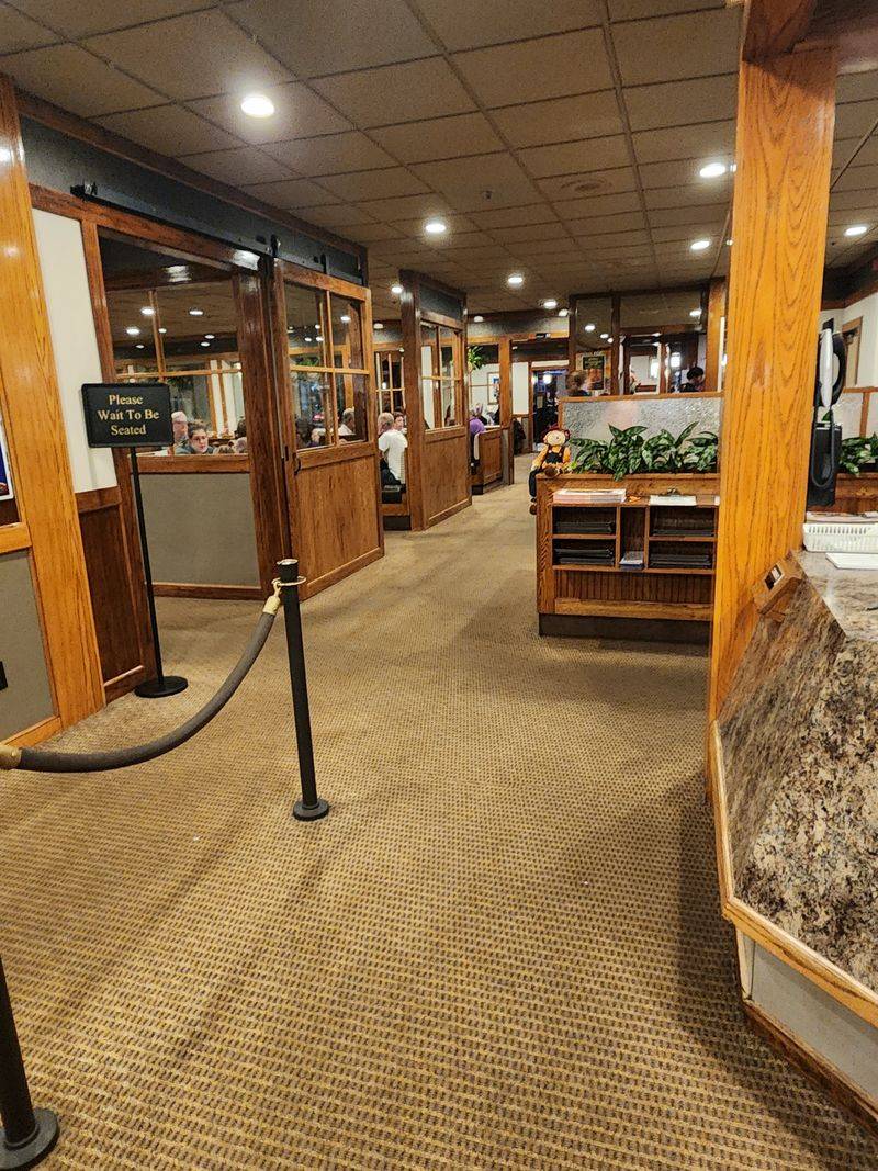 This Rhode Island Comfort Food Spot Serves Portions That Make First-Timers Double-Take 8 Baked Mac and Cheese Side