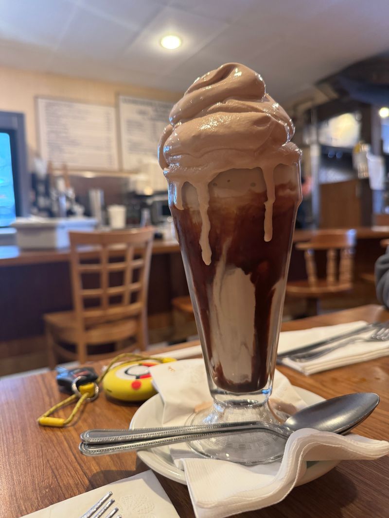 This California Burger Counter Keeps The Menu Short - And The Crowd Constant 9 Old-School Sodas And Shakes