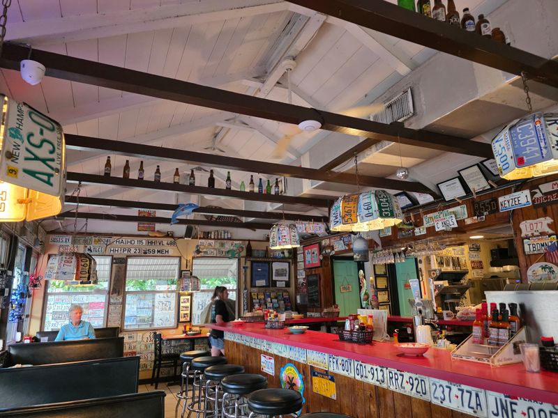 The Little Location Vibe