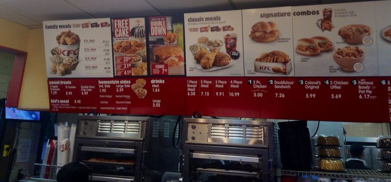 24 Red Flags That Scream “This Restaurant Is Done” 16 Outdated menu board