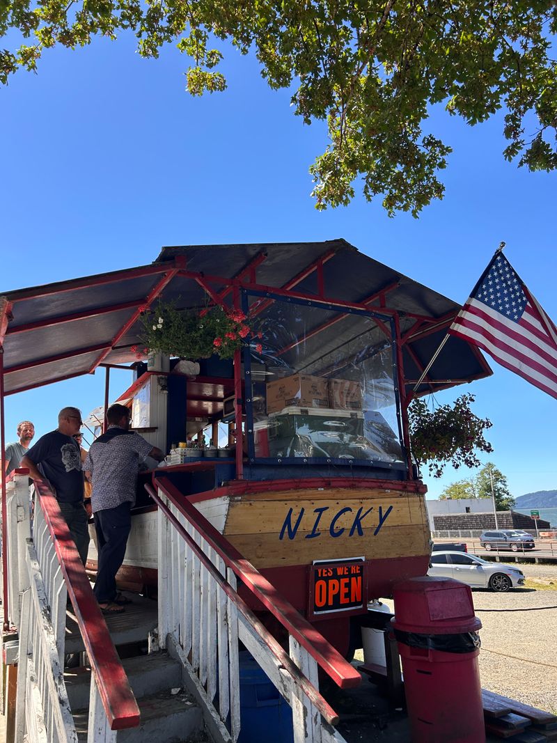 17 Coastal Seafood Shacks Across America Serving Fried Shrimp Baskets Worth the Drive 13 Bowpicker Fish and Chips - Astoria, Oregon