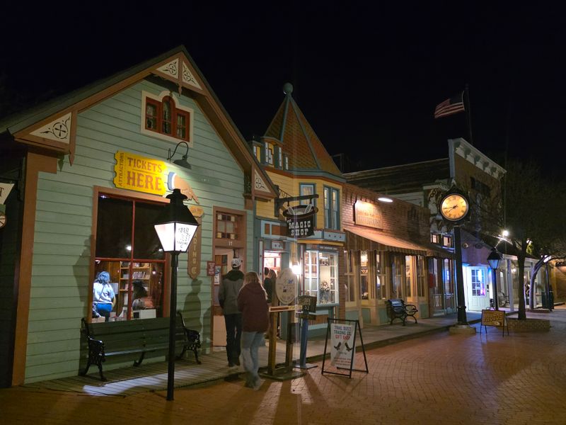 Timing Your Visit And Hours