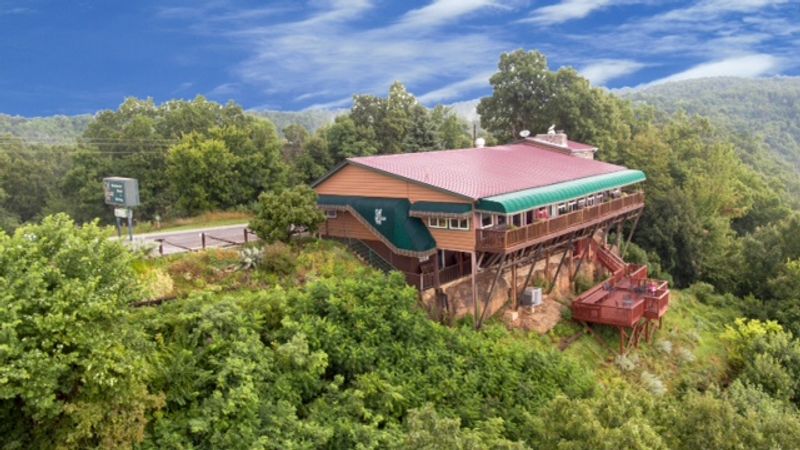 Cliff House Inn - Jasper, Arkansas