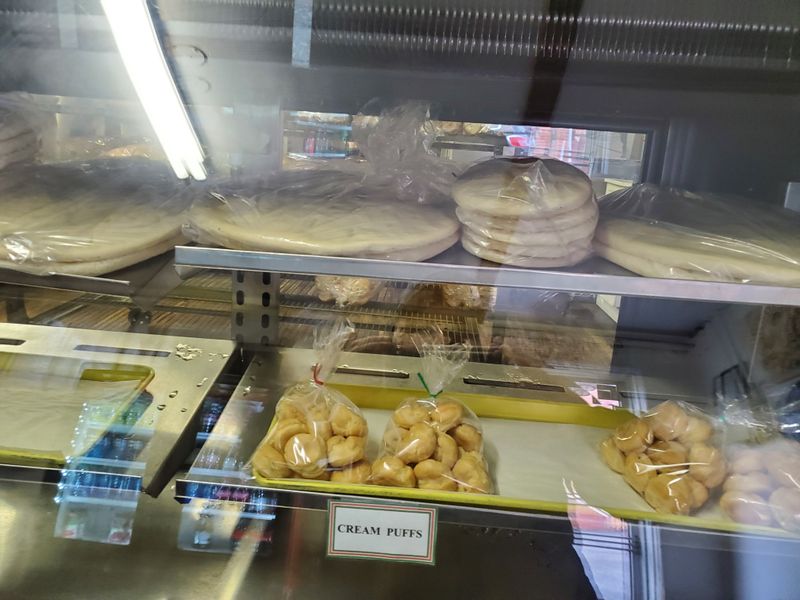 This West Virginia Pepperoni Roll Stop Sells Out By Midafternoon And Locals Time It 7 Cream Puffs, Cookies, And Little Extras