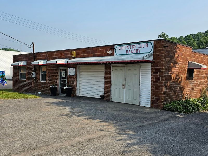 This West Virginia Pepperoni Roll Stop Sells Out By Midafternoon And Locals Time It 11 Why This Place Still Matters