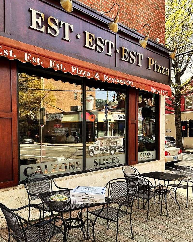 Est Est Est Pizza & Restaurant - New Haven, Connecticut