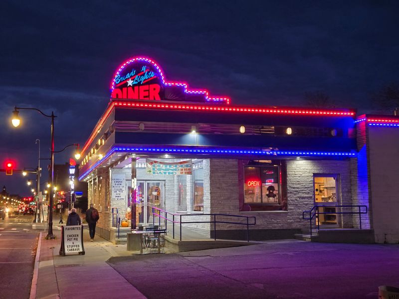 Broadway Lights Diner & Cafe - Kingston, New York