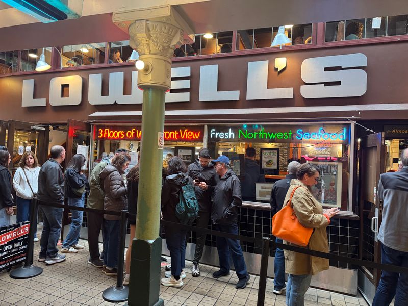 14 Washington Cafes Where Lunch Counters Fill Before Noon 7 Lowell's Restaurant Seattle, Washington