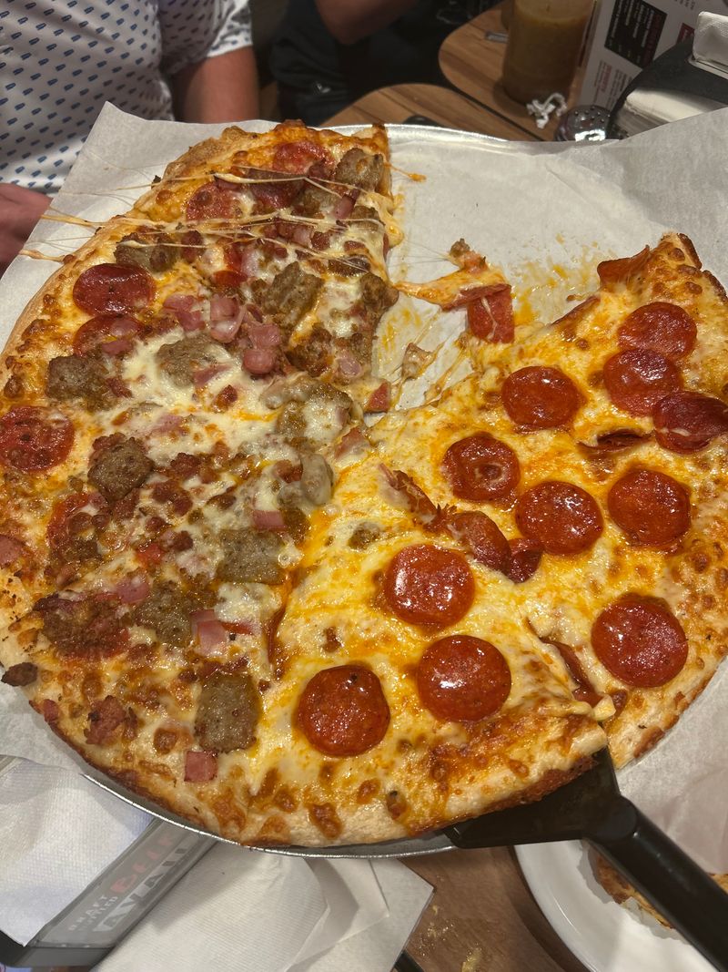 This Maryland Pizza And Crab Cake Spot Turns Two Local Favorites Into One Must-Stop Meal 16 Kid Friendly Favorites