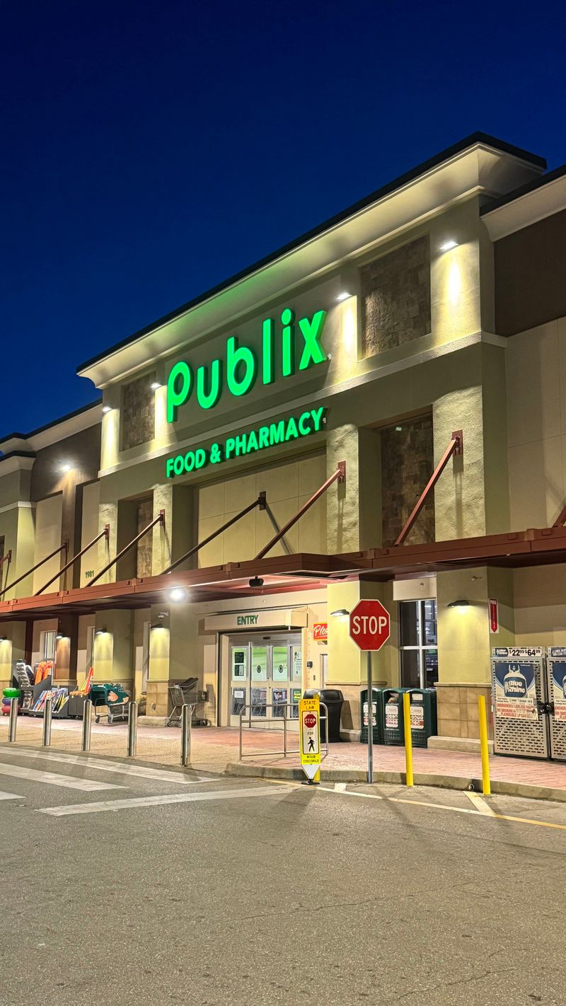 Publix Super Market at Naples Plaza - Naples, Florida