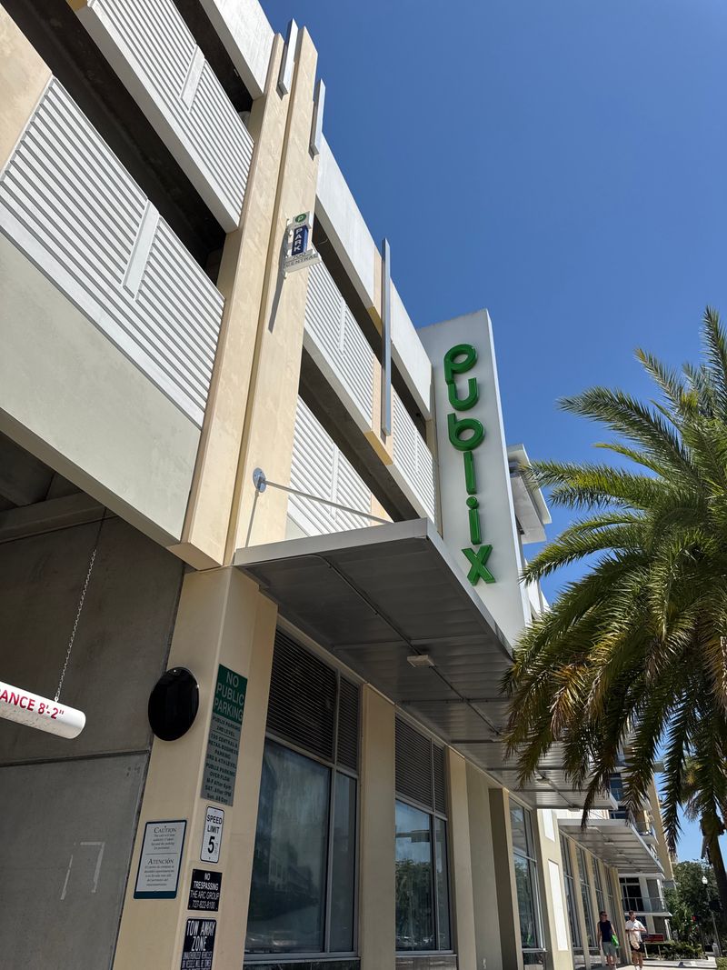 Publix Super Market at 700 Central - St. Petersburg, Florida