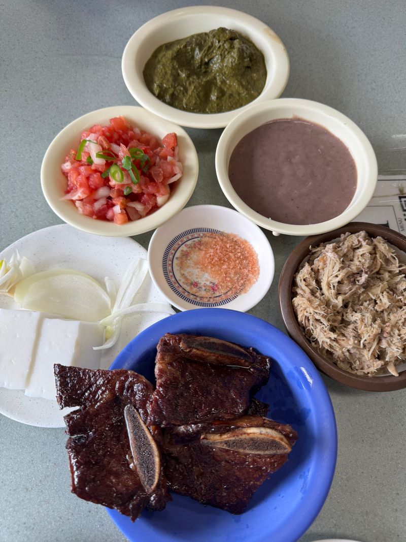 Helena's Hawaiian Food - Honolulu, Hawaii