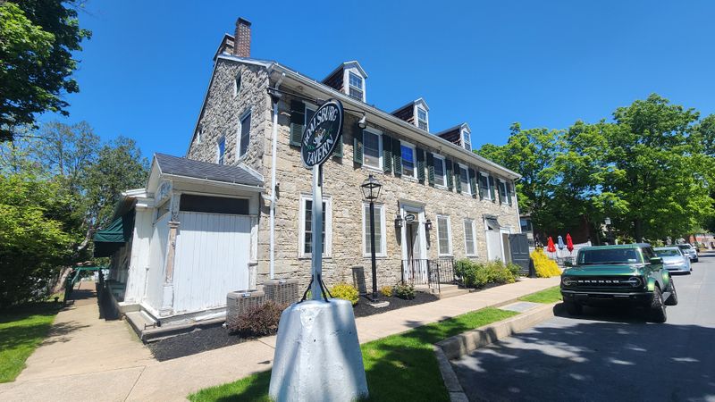 The Best Old-School Drive-In in Every State for Burgers, Fries, and Nostalgia 36 Duffy's Tavern - Boalsburg, Pennsylvania