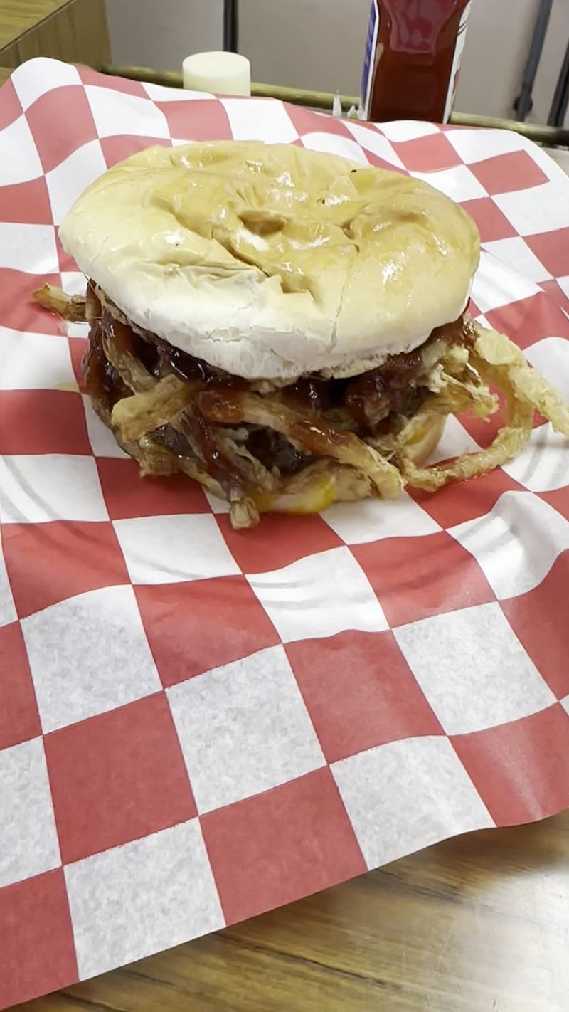 14 Oklahoma Burgers That Come Wrapped In Paper And Somehow Taste Better 12 Brownie's Hamburger Stand - Tulsa, Oklahoma