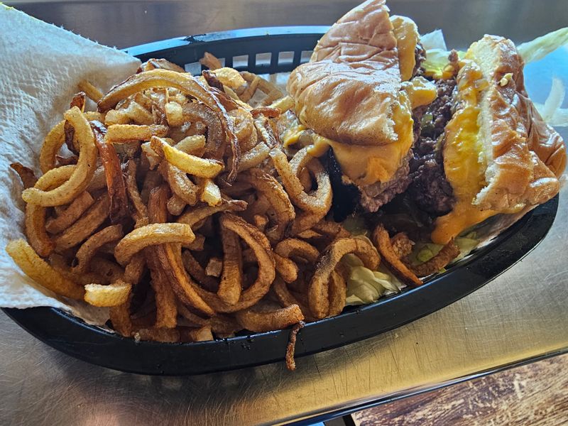 This Oklahoma Burger Grill Refuses To Rush Orders - Even When The Line Grows 14 First Bite, Full Silence