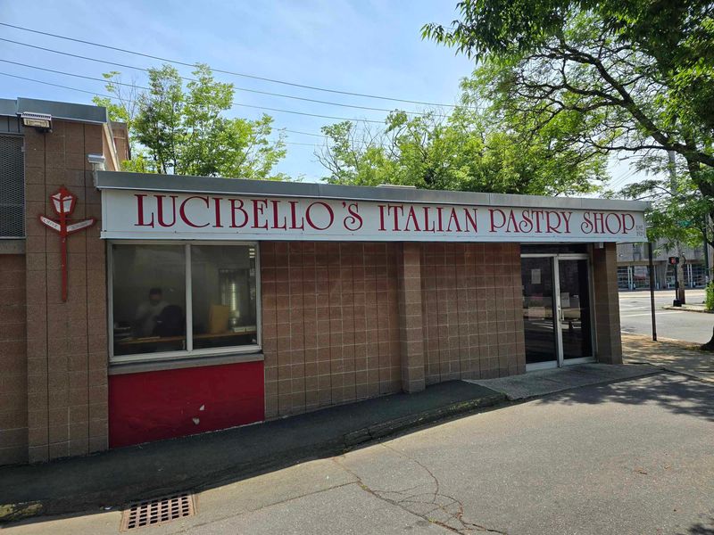 Lucibello's Italian Pastry Shop - New Haven, Connecticut