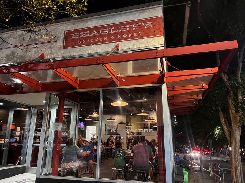 This North Carolina Fried Chicken Spot Has A Line That Moves Faster Than You’d Expect 13 Downtown Raleigh Vibes