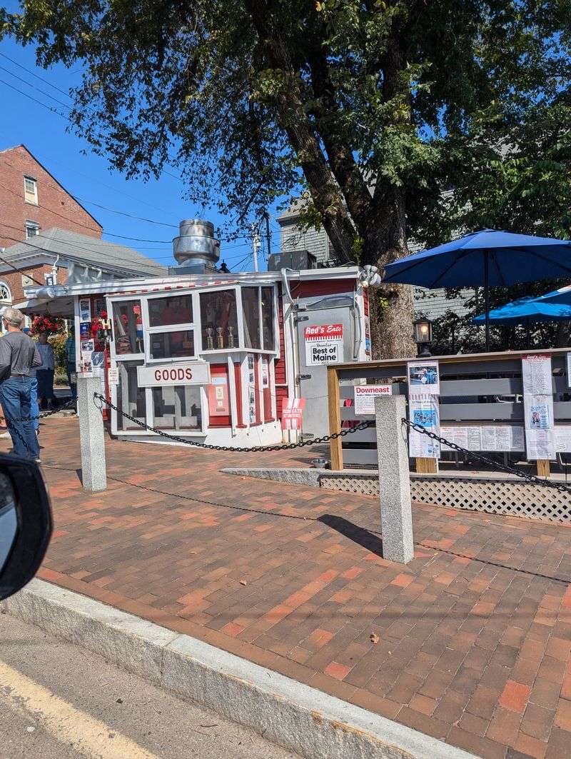 This Maine Seafood Shack Only Does A Few Things - And Does Them Exceptionally Well 19 Make It A Coastal Day Trip