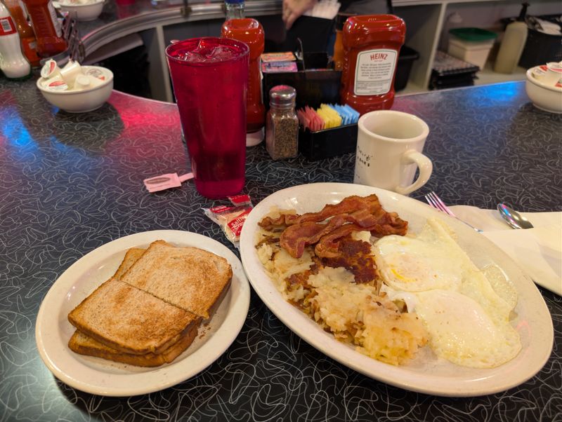 Tommy's Diner - Columbus, Ohio