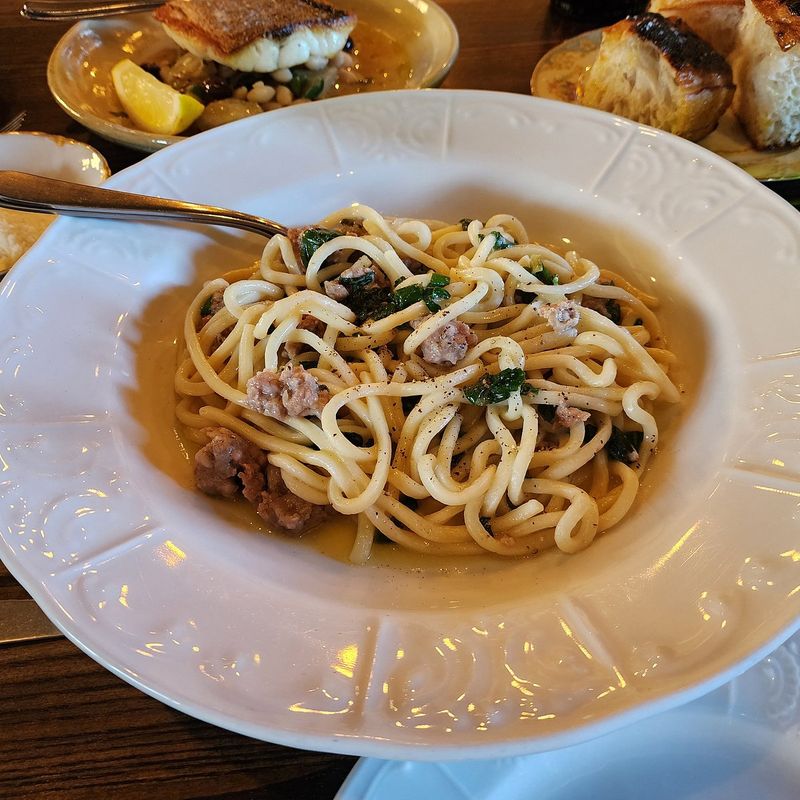 22 Restaurant Portions That Feel Like a Joke for the Price 9 Three bite pasta