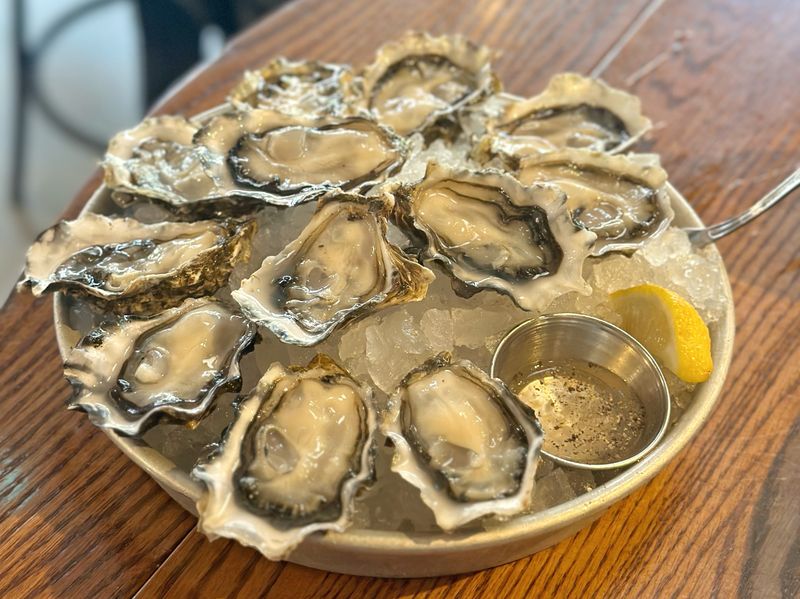 This Washington Oyster Bar Shucks So Fast, You’ll Wonder How The Line Ever Ends 14 Oyster Variety Tour: Fat Bastard To Kumamoto