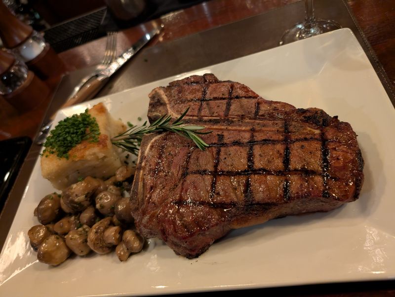 Harris' Restaurant - The San Francisco Steakhouse - San Francisco, California