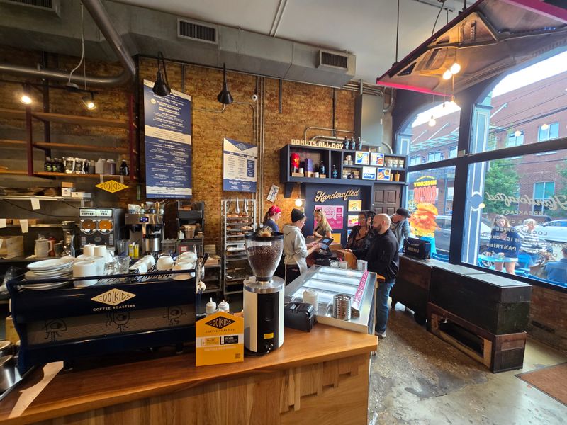 DISTRICT Donuts Sliders Brew - New Orleans, Louisiana