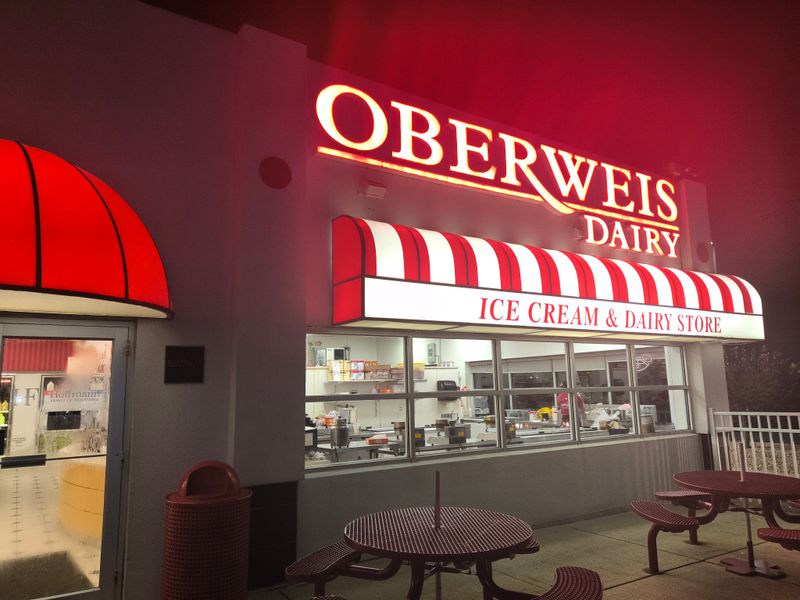 Oberweis Ice Cream and Dairy Store - North Aurora, Illinois