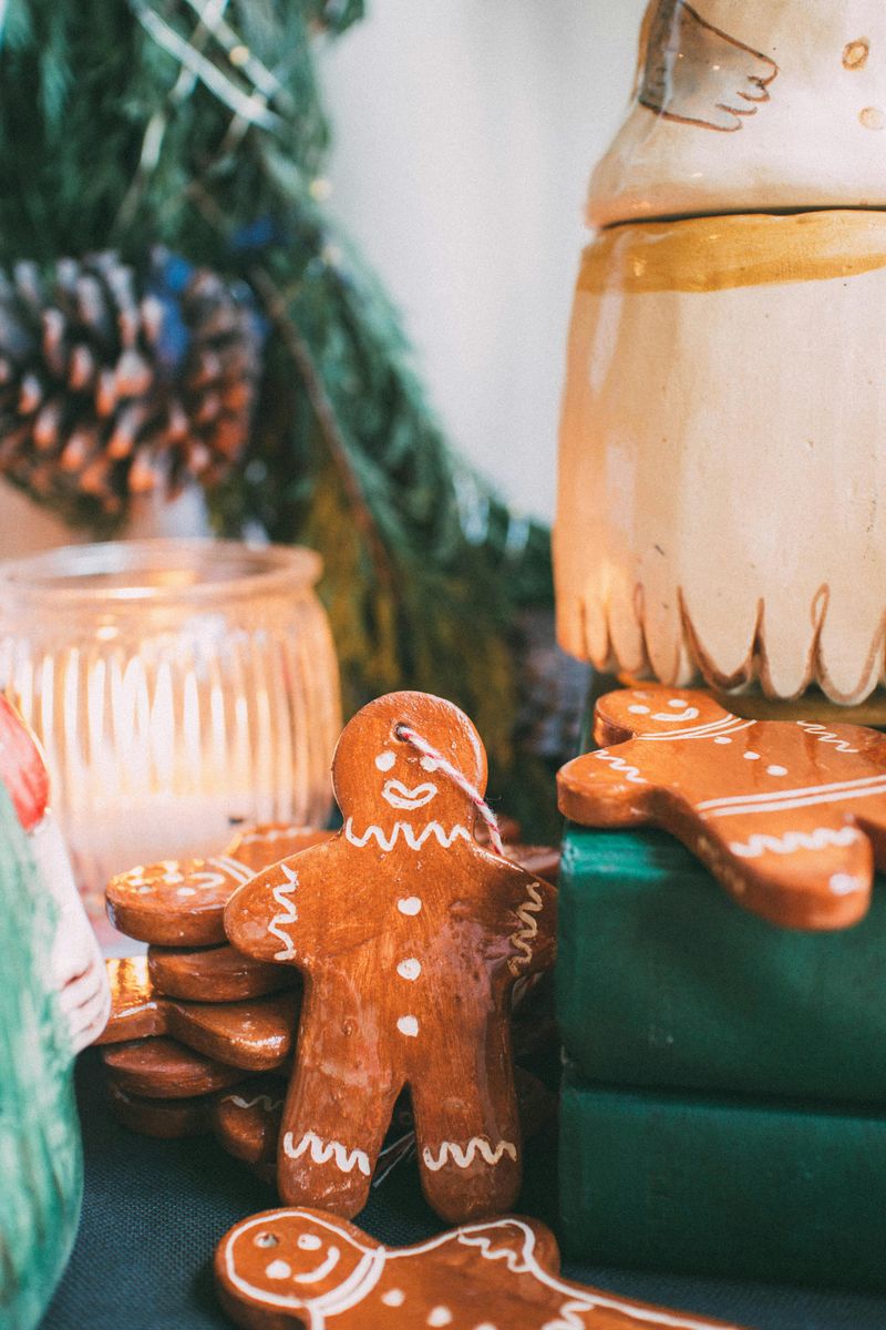 19 Holiday Cookies People Stopped Making - Big Mistake 5 Gingerbread cookies