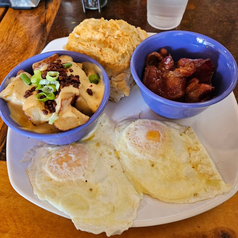 This North Carolina Biscuit Spot Serves Breakfast Biscuits Locals Say Are Worth The Morning Line 3 Gravy Flight Experience
