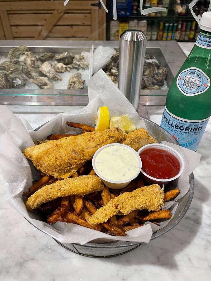 I Traveled Across Michigan To Try 11 Perch Dinners And 4 Tasted Like A Vacation Night 10 Fish Lads - Grand Rapids, Michigan