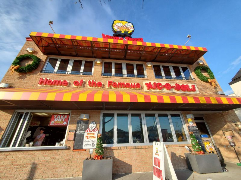 9 Delaware Beachside Seafood Spots Where Crab Fries Disappear First 9 Nicola Pizza - Lewes, Delaware