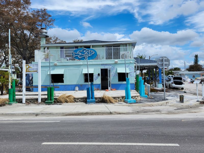 Dockside Dave's - Madeira Beach, Florida