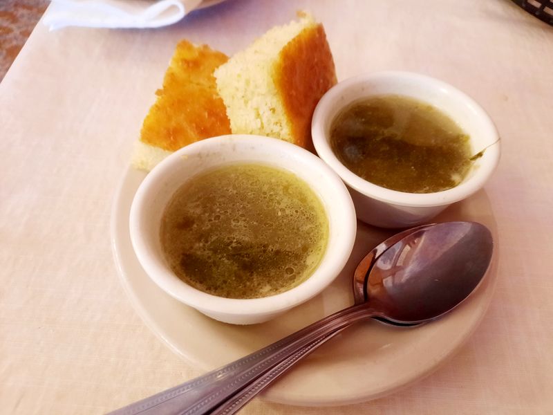 This Georgia Fried Chicken House Has A Nightly Wait And Locals Say The Crunch Is The Point 7 Pot Likker And Cornbread Welcome