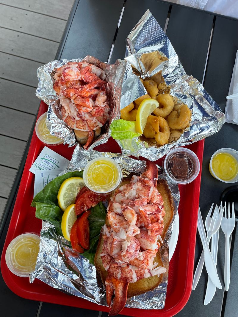 This Maine Seafood Shack Only Does A Few Things - And Does Them Exceptionally Well 3 Freshness First Philosophy