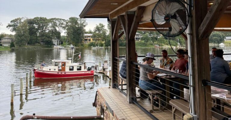 This Maryland Crab House Has Tables That Vanish Fast The Moment The Weekend Hits