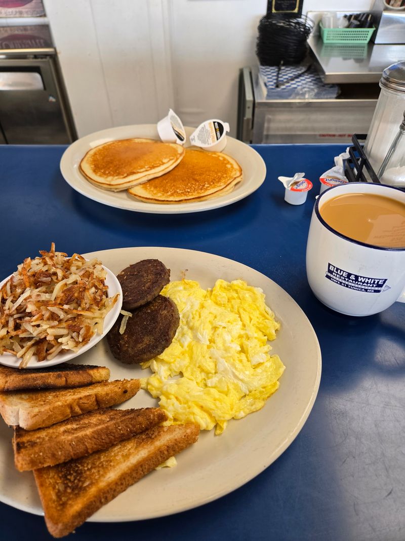 This Mississippi Diner Serves Classic Plates Locals Say Still Taste Like The Old Days 2 Hearty Country Breakfast