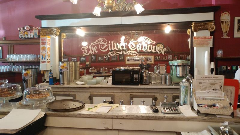 This Tennessee Soda Fountain Serves Old-School Plates Locals Say Feel Like A Time Capsule 2 A Step Back In Time Atmosphere