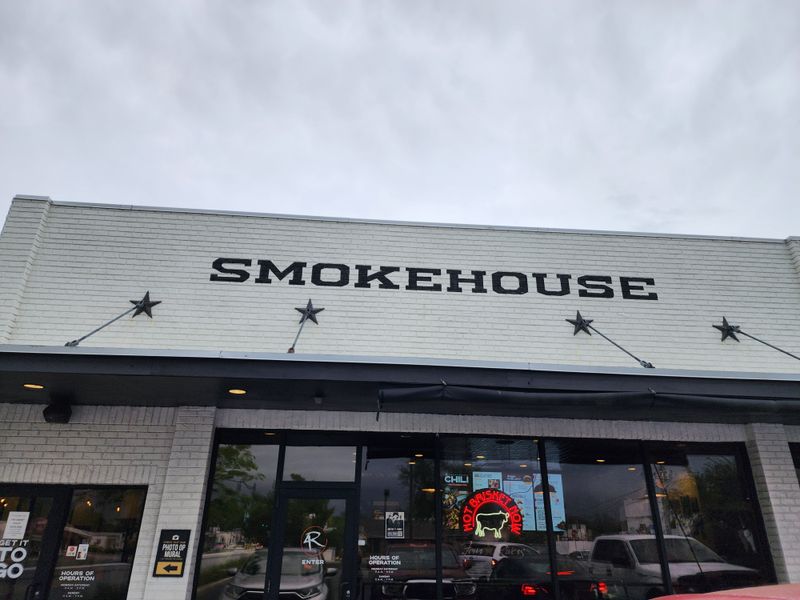 This Humble Florida Restaurant Is Known for Pulled Pork People Swear By 4 Burnt Ends Worth the Hype