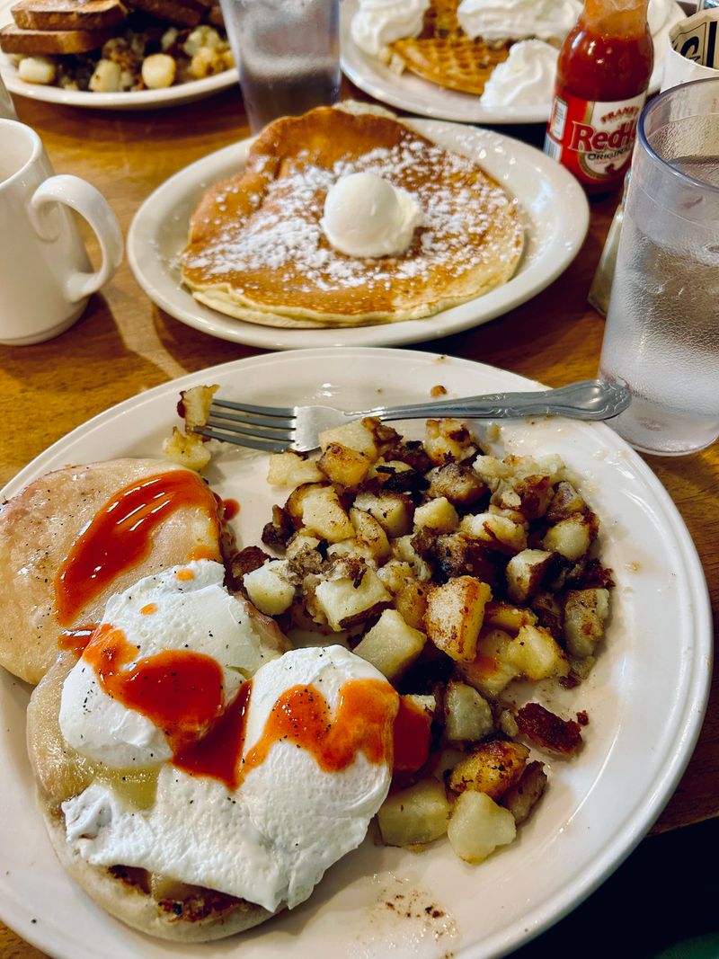 This Vermont Maple Breakfast Café Turns Simple Syrup Into A Full-On Tradition 15 Local Favorites Beyond Pancakes
