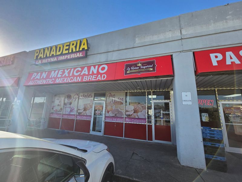 Panaderia La Reina Imperial - Plano, Texas