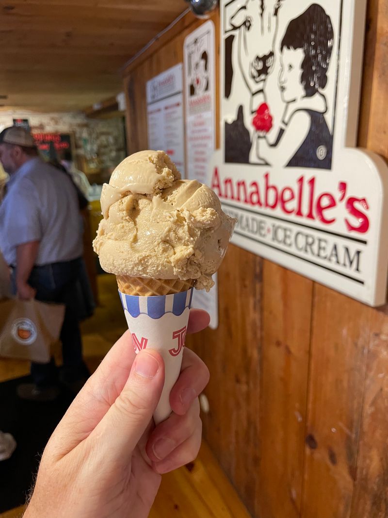 9 New Hampshire Maple Creemee Stands That Turn First-Timers Into Regulars 8 Annabelle's Natural Ice Cream - Portsmouth, New Hampshire