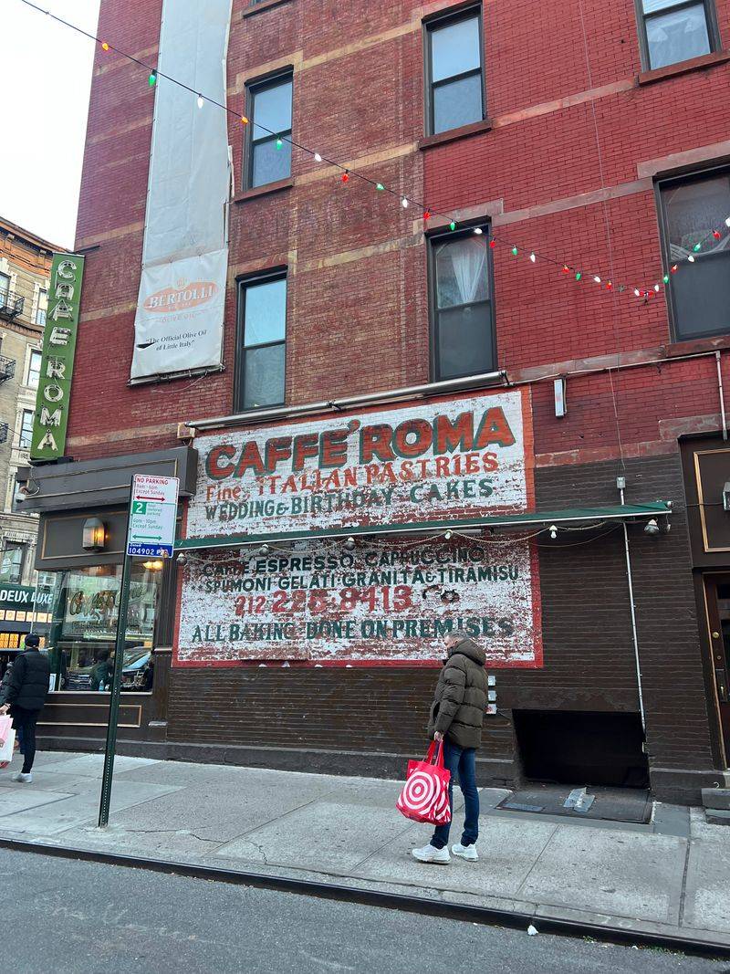13 Ohio Family-Owned Italian Restaurants That Regulars Protect Like Secrets 9 Caffe Roma - New York, New York