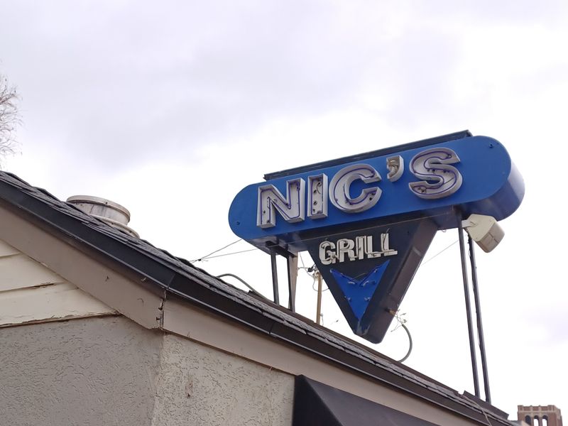 This Oklahoma Burger Grill Refuses To Rush Orders - Even When The Line Grows 11 Locals’ Tips For The Line