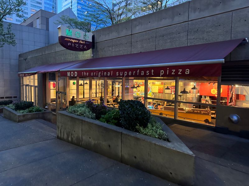 24 Pizza Places Across America Where Thin Crust vs Thick Crust Is the Main Conversation 19 MOD Pizza - Seattle, Washington