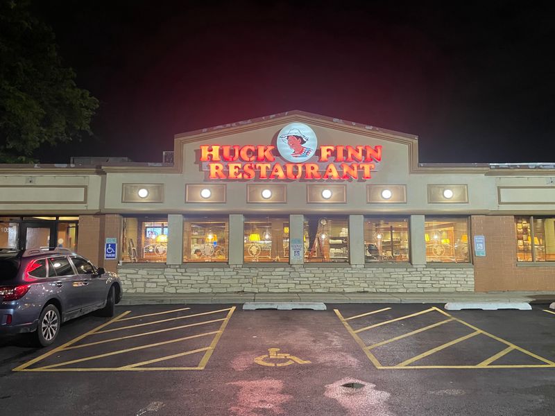 Huck Finn Restaurant - Oak Lawn, Illinois