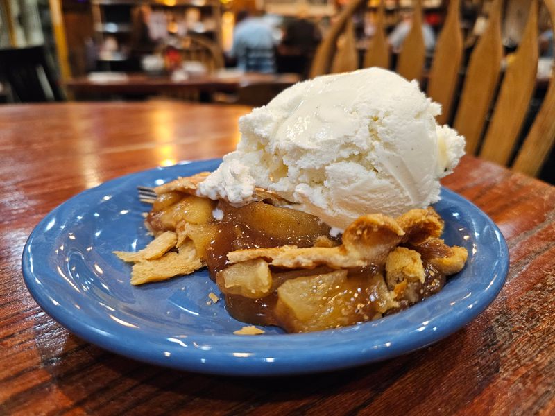 Classic Apple Pie With Crumb Top