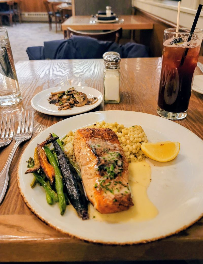 11 Alaska Salmon Spots Where The First Bite Tastes Like A Dockside Tradition 2 Simon & Seafort's Saloon & Grill - Anchorage, Alaska