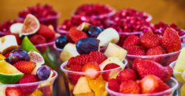 19 Foods People Secretly Miss From Old-School Cafeterias