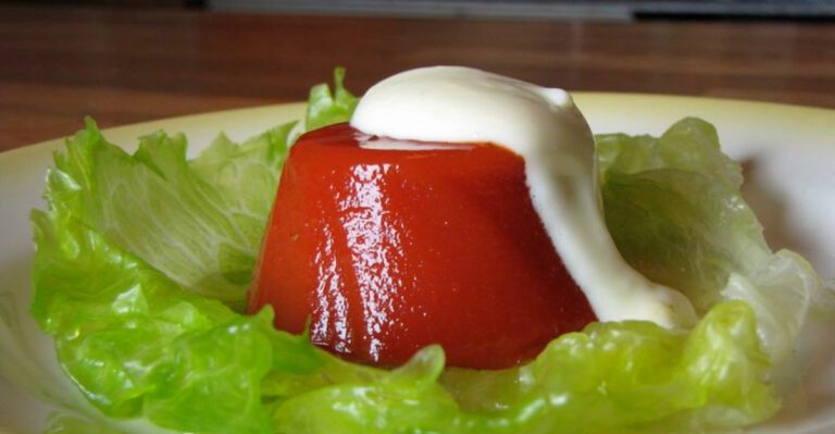 20 Retro Foods That Would Shock a Modern Grocery Shopper